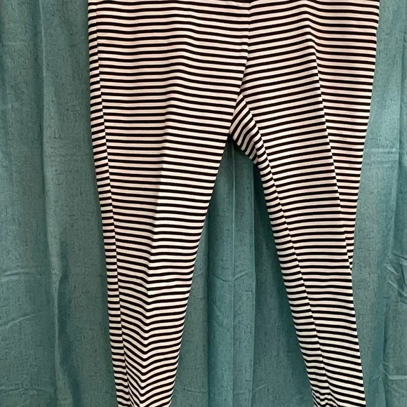 Chico’s Black Label Ankle Pants Black/White - Picture 6 of 11